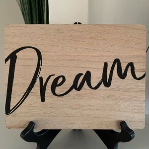 Farmhouse accent decor